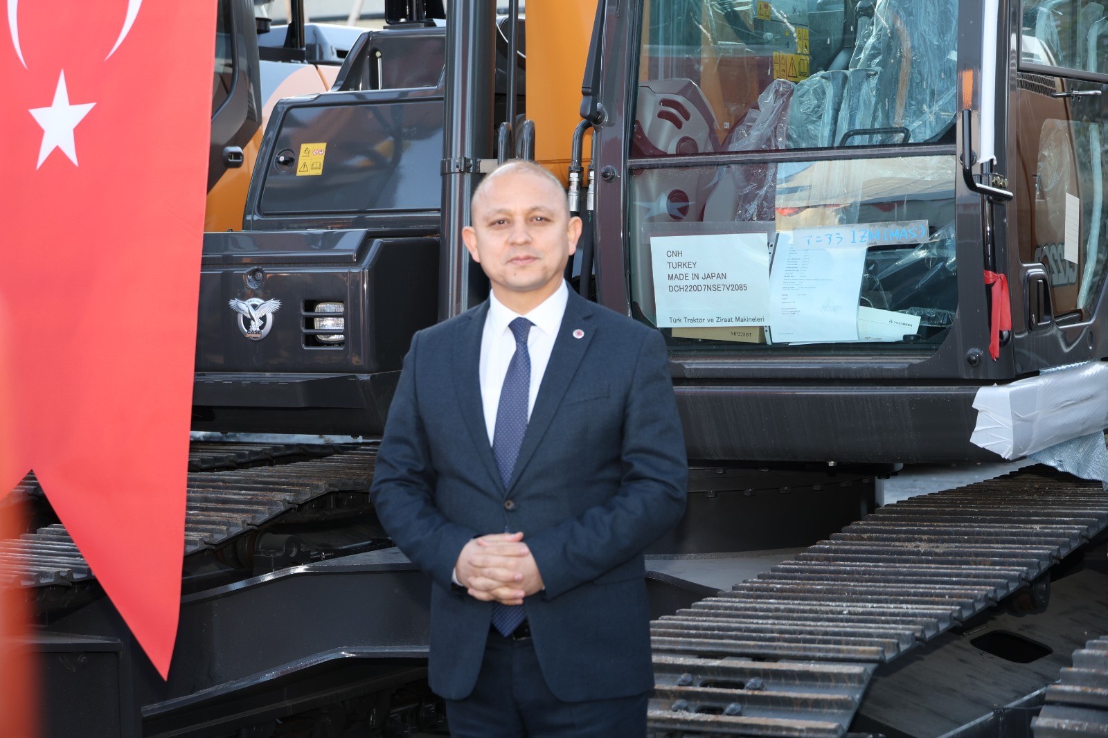 9856aab5 c4b3 4bd3 9011 514f164c73f4 - Kırıkkale Belediyesi&rsquo;ne TBB&rsquo;den 8 Milyon TL&rsquo;lik Paletli Ekskavat&ouml;r Hibesi