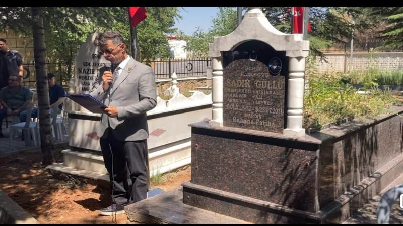 Kavga ettiği amcasını sokak ortasında tabancayla vurdu